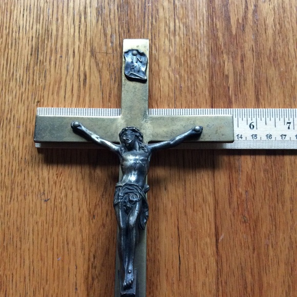 Vintage Church Altar Brass Crucifix - Picture 15 of 16